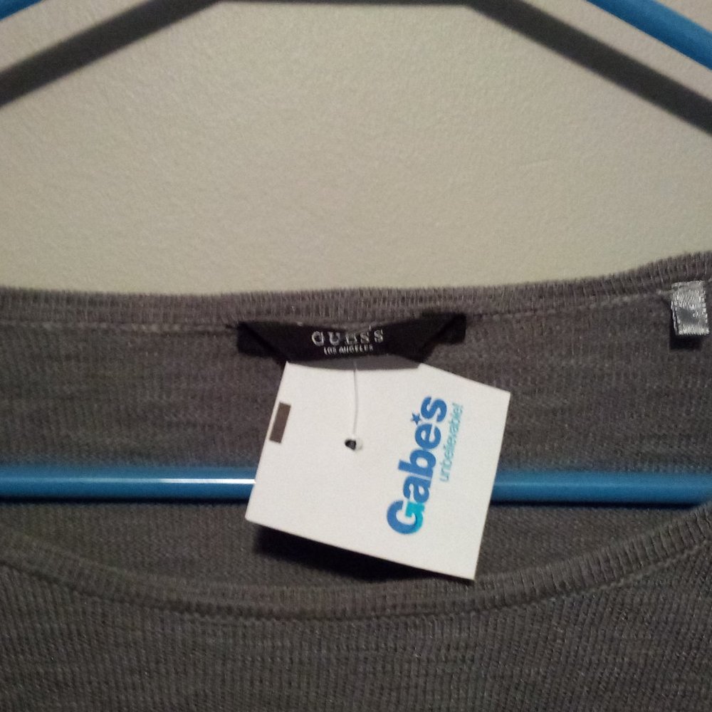 GUESS NWT GRAY L/S THIN PULLOVER SWEATER NEW - Picture 2 of 4